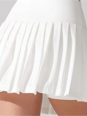 White Classic Pleated golf Skirt/skort in white size XS